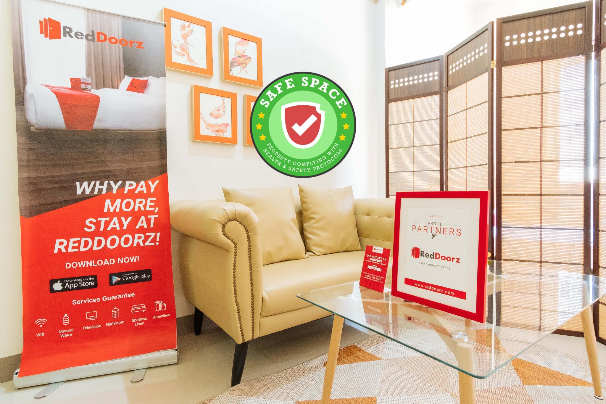 ホテル レッドドアーズ アット カッセル レジデンス パラニャーケ Paranaque City エクステリア 写真