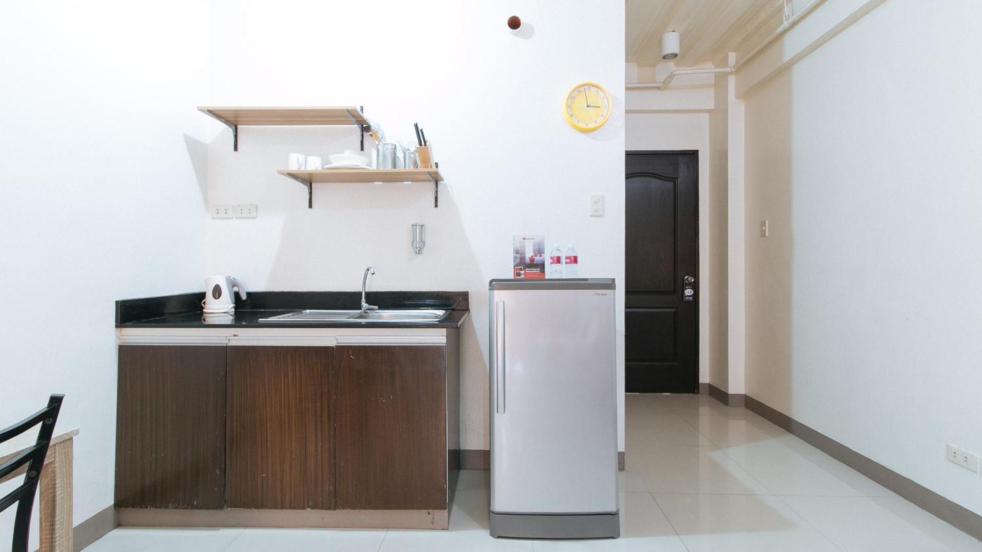 ホテル レッドドアーズ アット カッセル レジデンス パラニャーケ Paranaque City エクステリア 写真